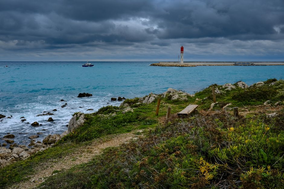 Mer agitée sous un ciel d’orage